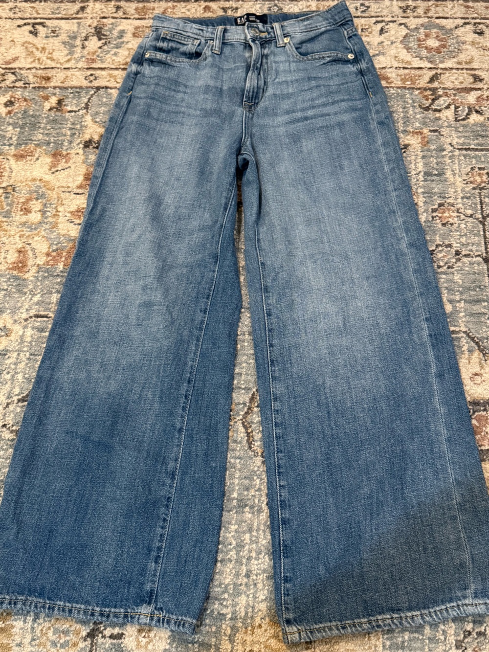 GAP Wide-Leg Women's Denim Jeans in Medium Blue Wash